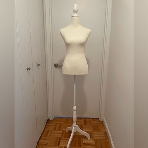 Female Torso Manequin